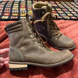 Kodiak Surrey Boots